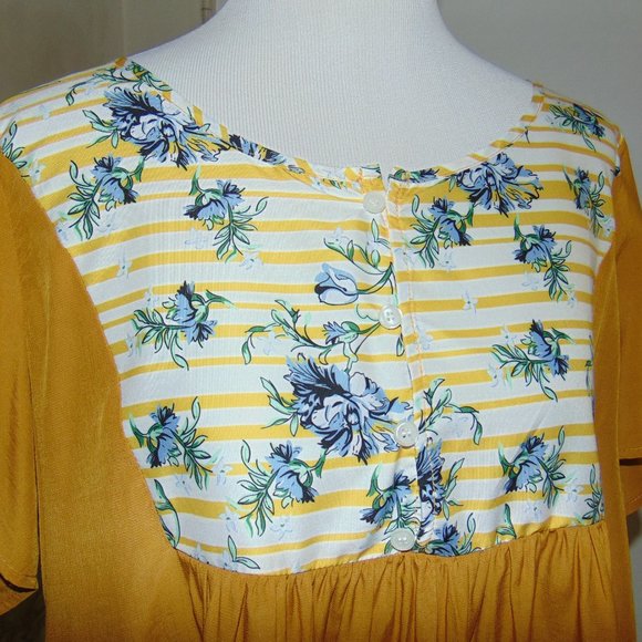 Women’s Plus Size Short Sleeve High/Low Size 1XL Mustard Floral Pullover Blouse - Picture 3 of 8
